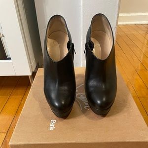 💯 authentic Christian Louboutin Moulage 140 black leather ankle booties size 38